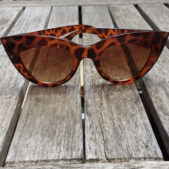 🎊Host Pick!🎊New! Cat Eye Sunglasses - Picture 5 of 8